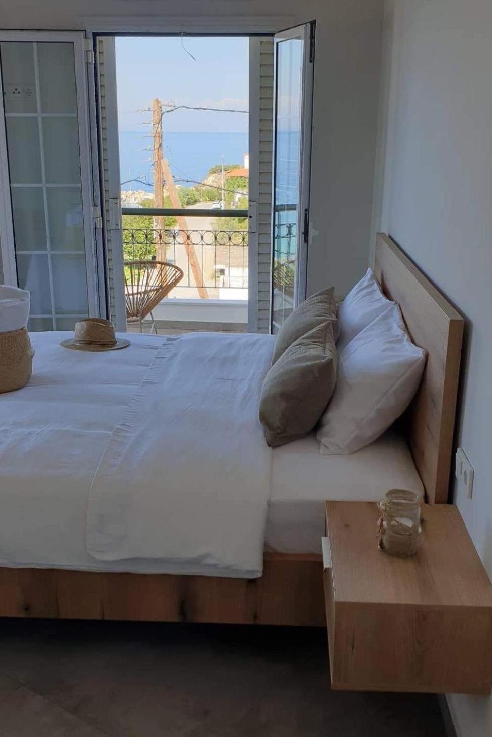 Villa Eleni Greece - Wonderful Sea View Studios Nea Roda Exteriör bild